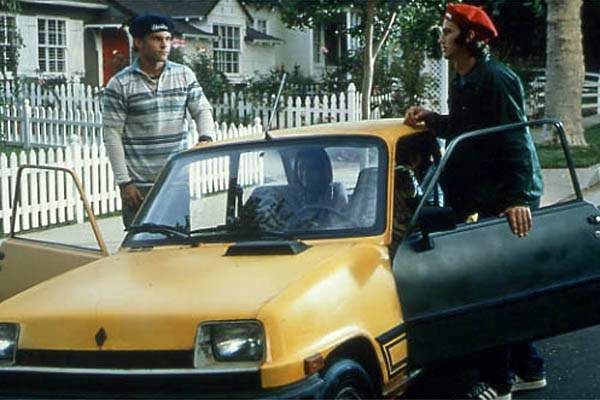 [img width=600 height=400]http://img5.allocine.fr/acmedia/medias/nmedia/00/00/00/54/69198037_ph4.jpg[/img]