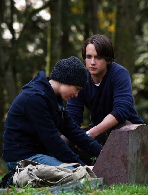 [img width=495 height=649]http://img5.allocine.fr/acmedia/medias/nmedia/18/63/14/65/18826783.jpg[/img]